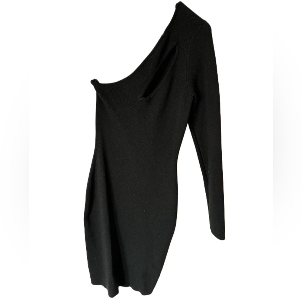 One-sleeve dress